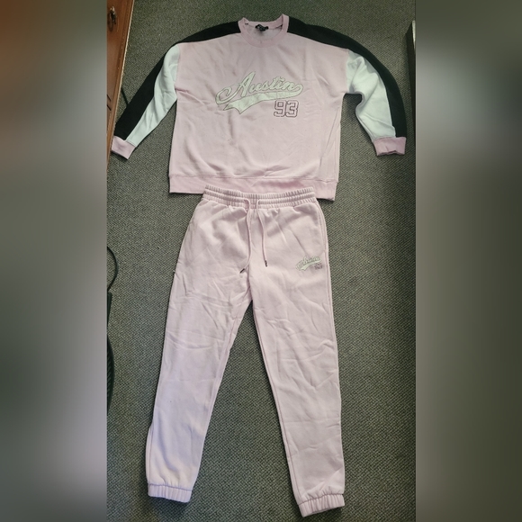 Forever 21 Sweatshirt & Jogger Matching Sets - Picture 1 of 4